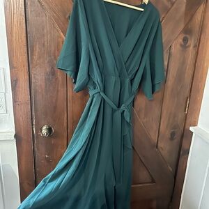 Green Maxi Sundress with V-Neck and Dolman Sleeves